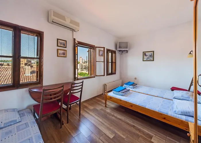 Pashov Guest house *